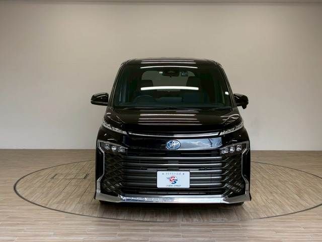 TOYOTA VOXY HYBRID 2023 Image 31