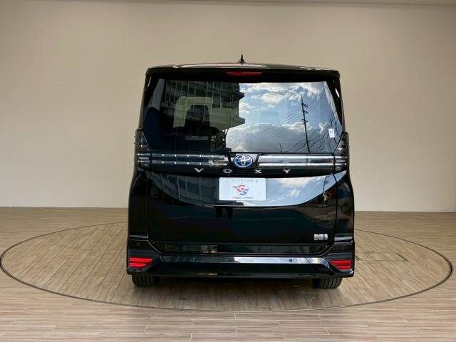 TOYOTA VOXY HYBRID 2023 Image 31