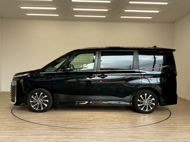 TOYOTA VOXY HYBRID 2023 Image 31