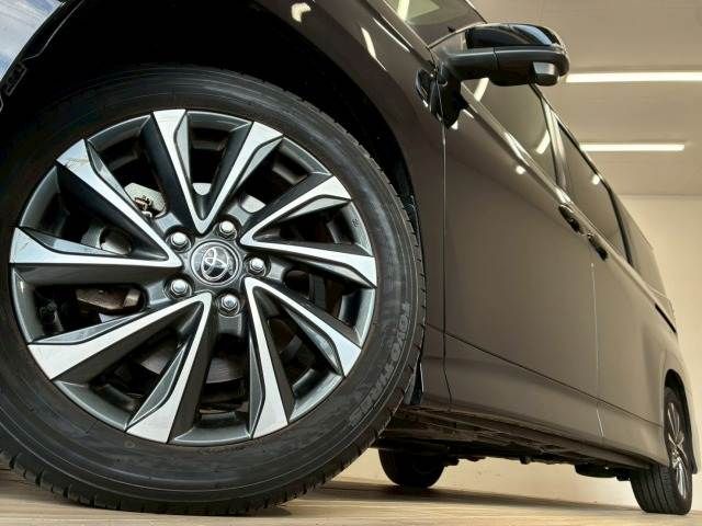 TOYOTA VOXY HYBRID 2023 Image 31