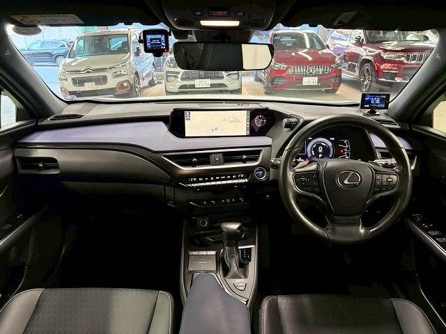 TOYOTA LEXUS UX250H 2020 Image 31