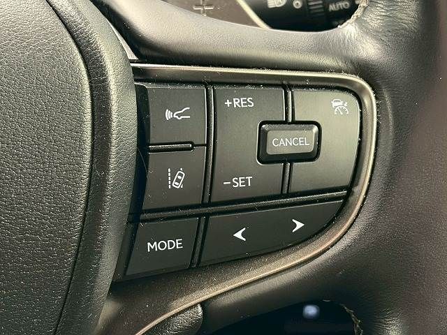 TOYOTA LEXUS UX250H 2020 Image 31