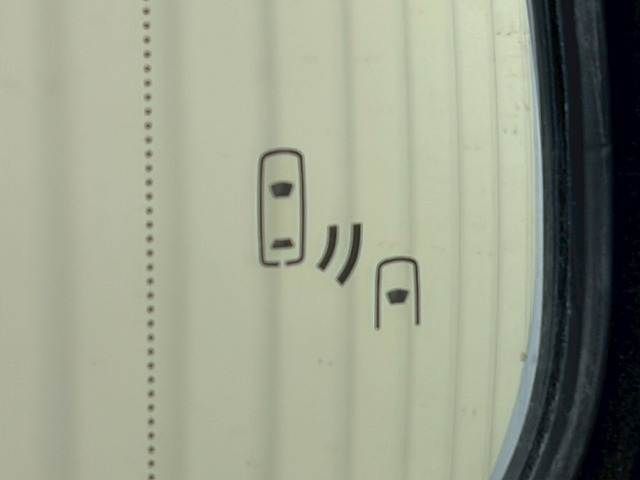 TOYOTA LEXUS UX250H 2020 Image 31