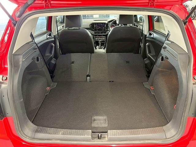 VOLKSWAGEN T-CROSS 2020 Image 31