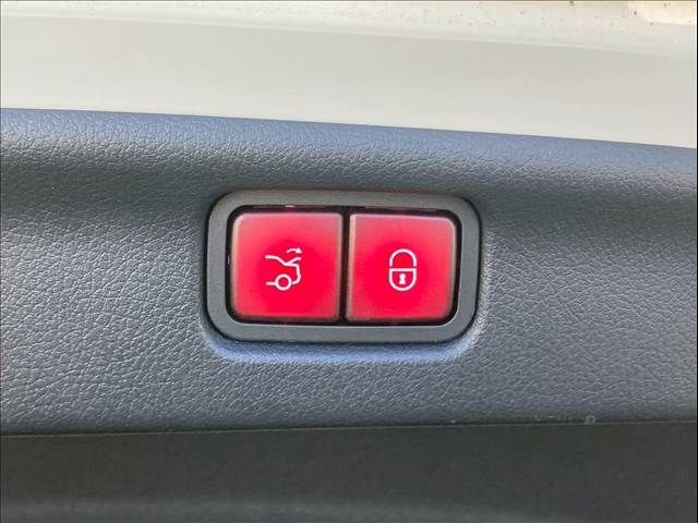 MERCEDES BENZ C CLAS 2022 Image 31