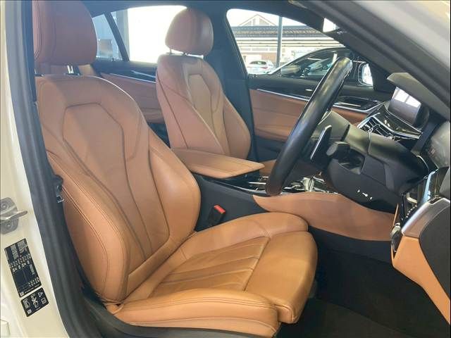 BMW 5SERIES SEDAN 2021 Image 31
