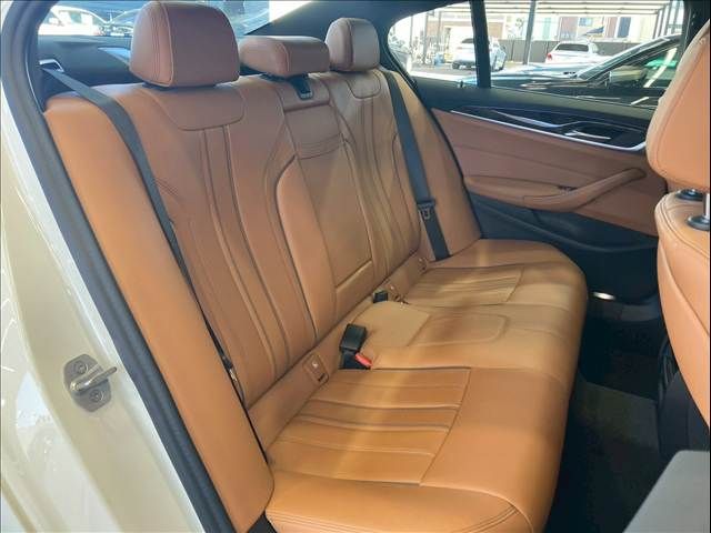 BMW 5SERIES SEDAN 2021 Image 31