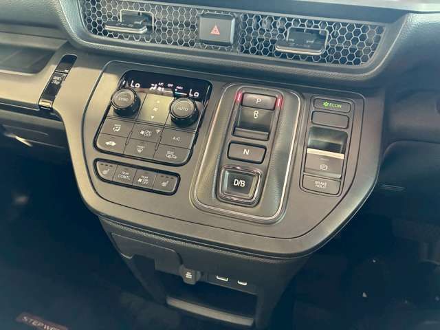 HONDA STEPWAGON E:HEV SPAD 2022 Image 31