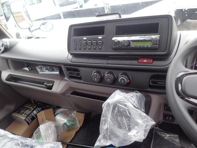 MITSUBISHI CANTER 2025 Image 31