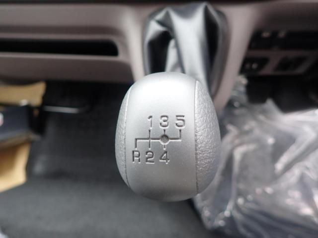 MITSUBISHI CANTER 2025 Image 31