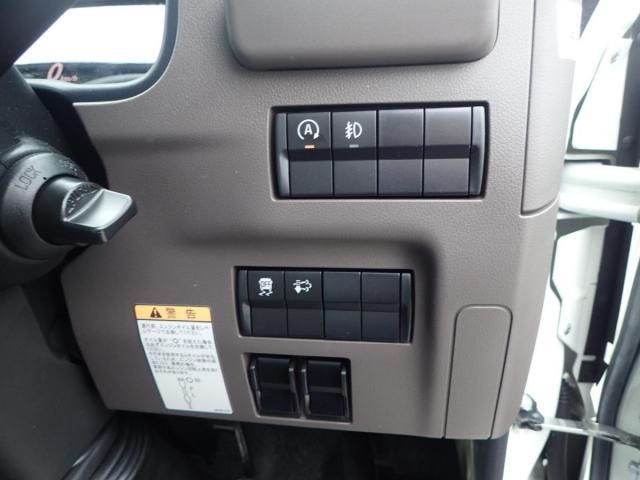 MITSUBISHI CANTER 2025 Image 31