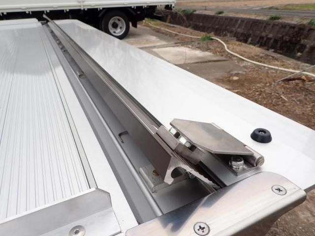 MITSUBISHI CANTER 2025 Image 31