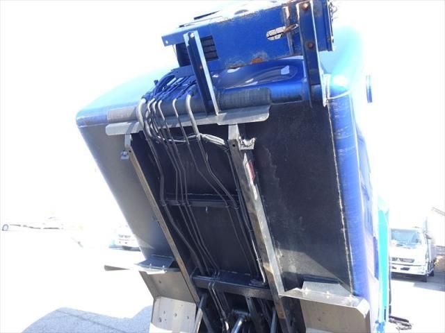 MITSUBISHI CANTER 2017 Image 31