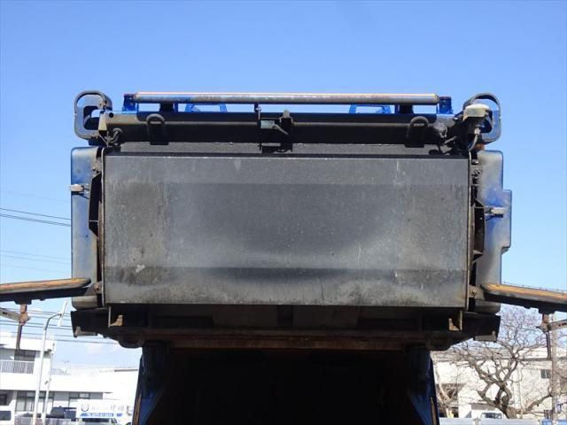 MITSUBISHI CANTER 2017 Image 31