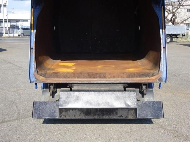 MITSUBISHI CANTER 2017 Image 31