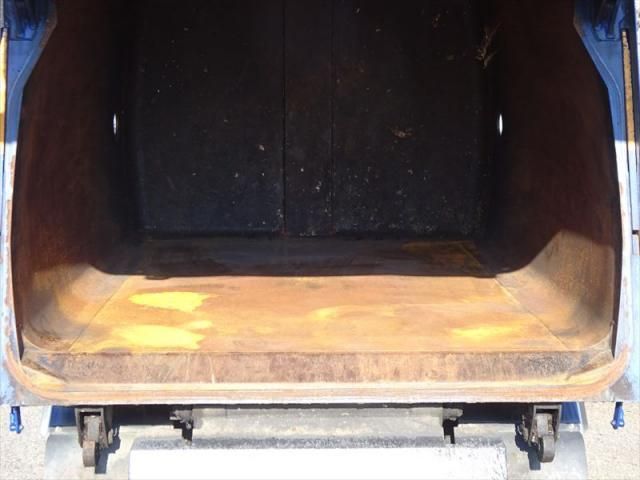 MITSUBISHI CANTER 2017 Image 31