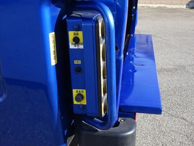 MITSUBISHI CANTER 2017 Image 31