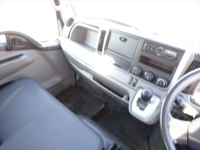 MITSUBISHI CANTER 2017 Image 31