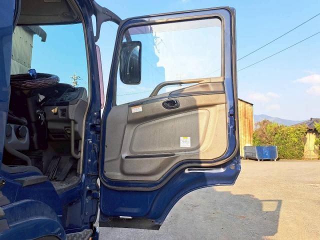 MITSUBISHI FUSOU SUPER GREAT 2017 Image 31