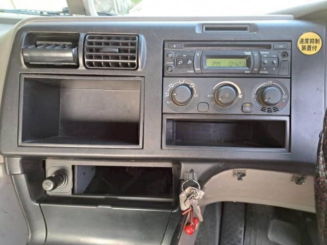 MITSUBISHI FUSOU SUPER GREAT 2017 Image 31