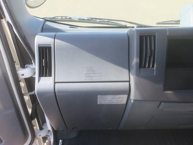 ISUZU ELF 2019 Image 31