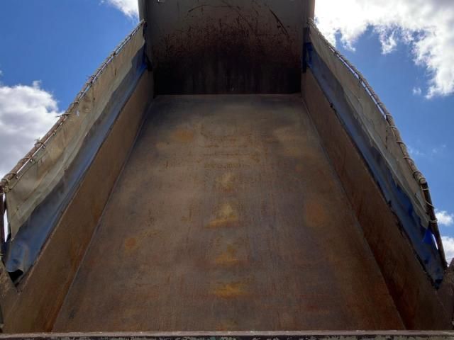 MITSUBISHI FUSOU SUPER GREAT 2016 Image 31