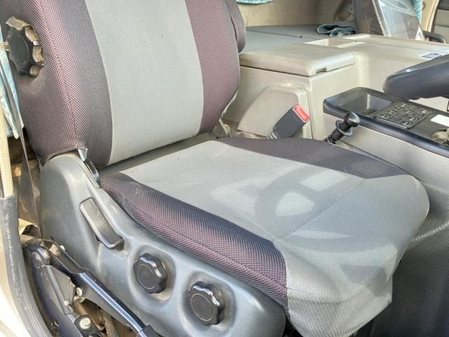 MITSUBISHI FUSOU SUPER GREAT 2016 Image 31