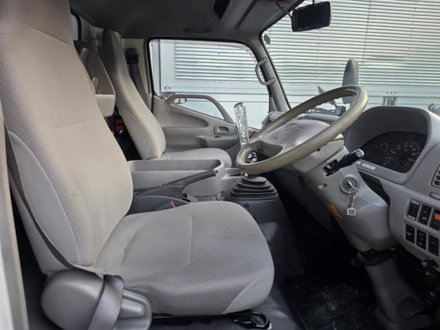 HINO DUTRO 2007 Image 31