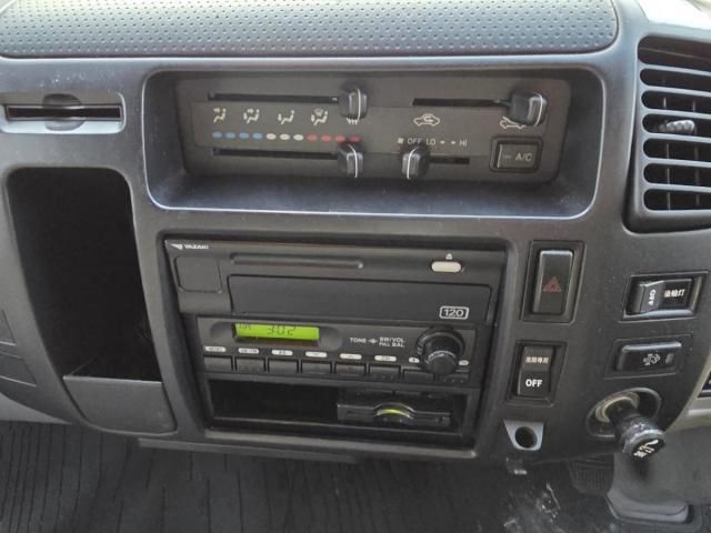 HINO DUTRO 2007 Image 31