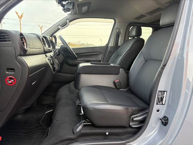 NISSAN CARAVAN VAN 4WD 2023 Image 31