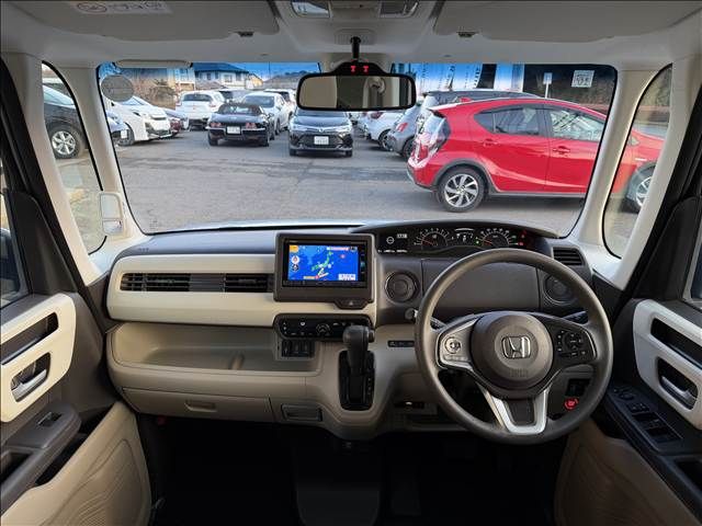 HONDA N BOX 2017 Image 31