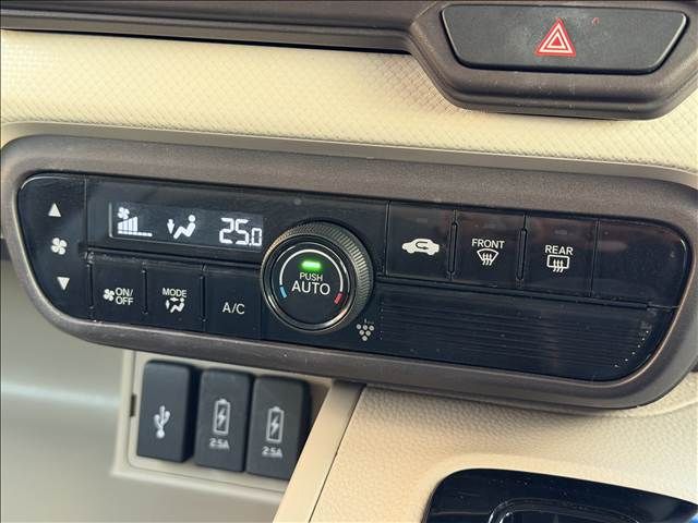 HONDA N BOX 2017 Image 31