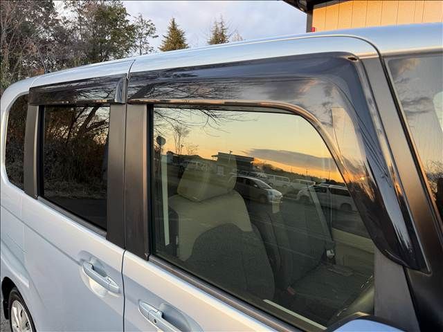 HONDA N BOX 2017 Image 31