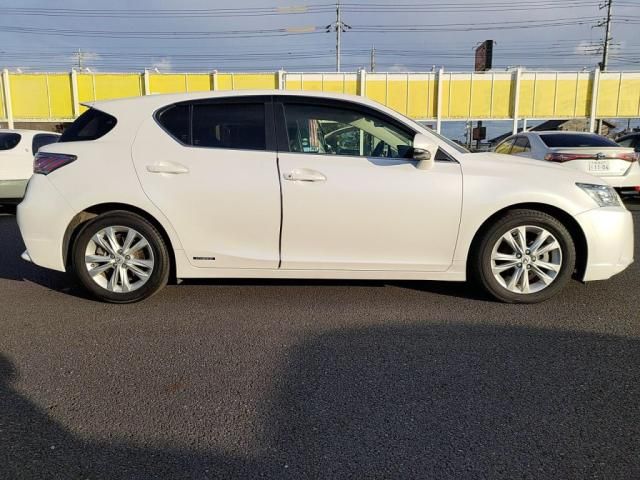 TOYOTA LEXUS CT200H 2016 Image 31