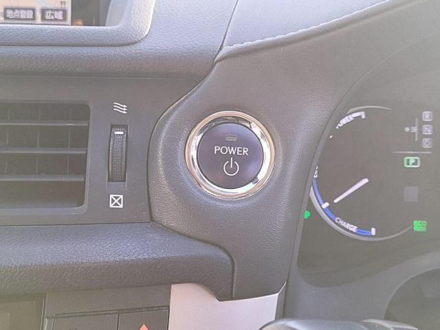 TOYOTA LEXUS CT200H 2016 Image 31