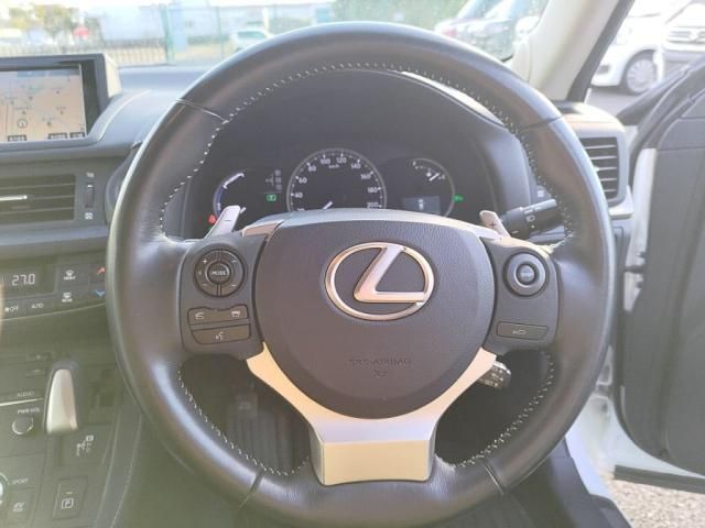 TOYOTA LEXUS CT200H 2016 Image 31