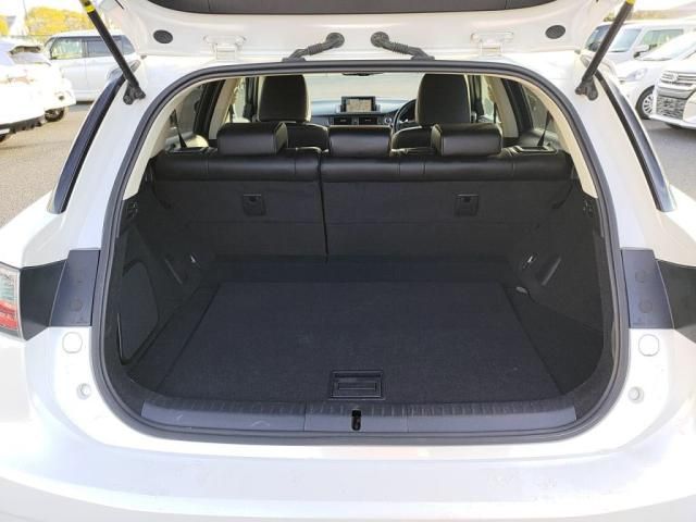 TOYOTA LEXUS CT200H 2016 Image 31