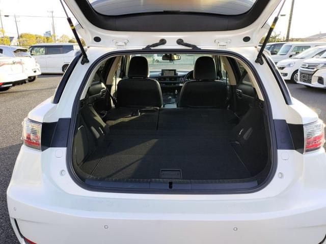 TOYOTA LEXUS CT200H 2016 Image 31