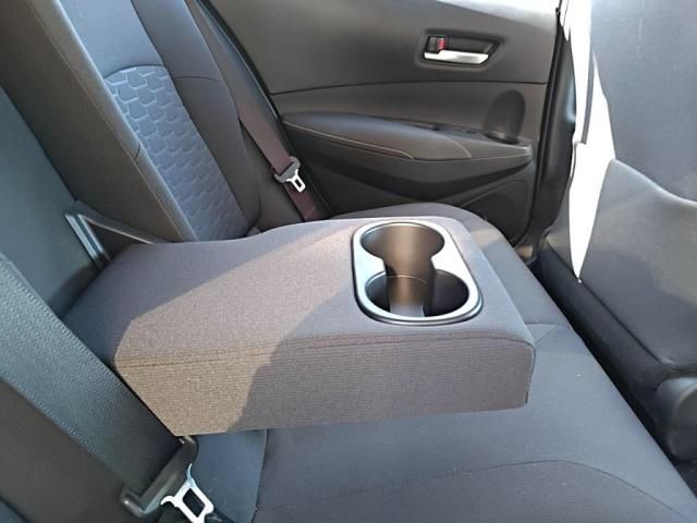 TOYOTA COROLLA SPORT HYBRID 2018 Image 31