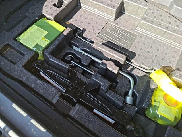 TOYOTA COROLLA SPORT HYBRID 2018 Image 31