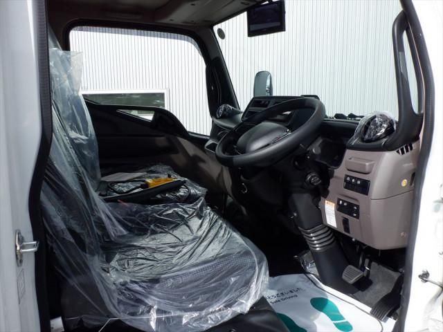 MITSUBISHI CANTER 2025 Image 31