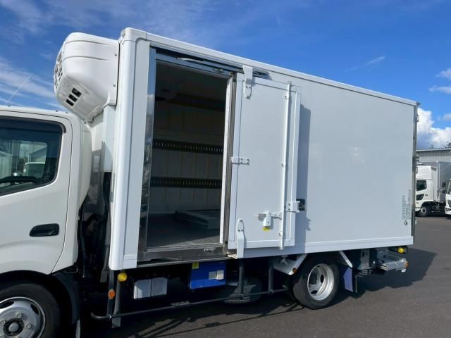 HINO DUTRO 2022 Image 31