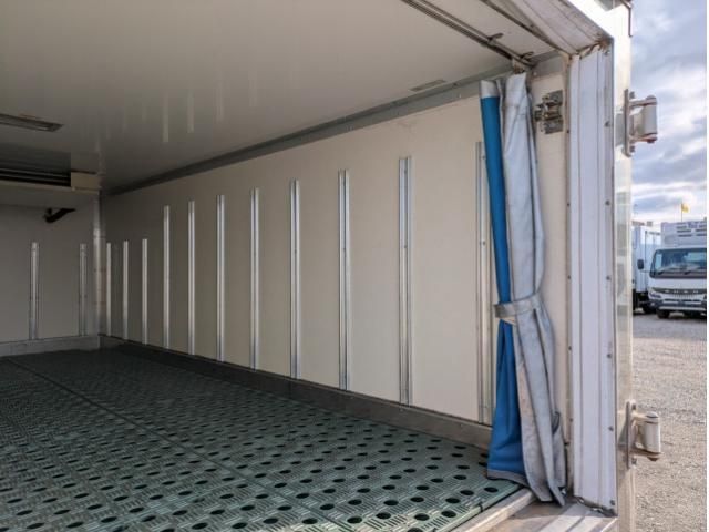 MITSUBISHI CANTER 2018 Image 31