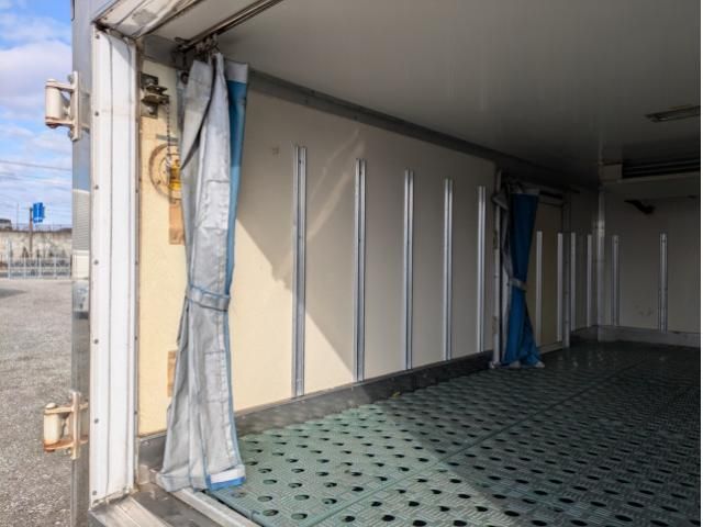 MITSUBISHI CANTER 2018 Image 31