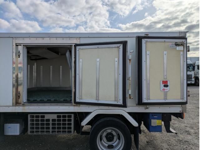 MITSUBISHI CANTER 2018 Image 31