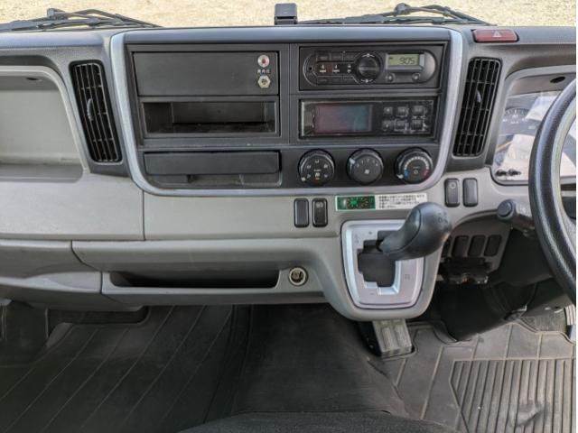 MITSUBISHI CANTER 2018 Image 31