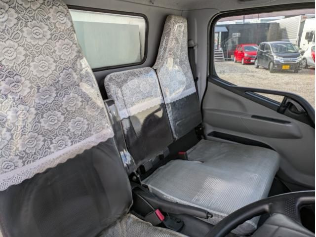 MITSUBISHI CANTER 2018 Image 31