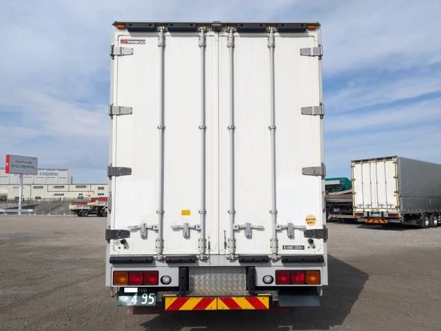 NISSAN DIESEL QUON 2017 Image 31