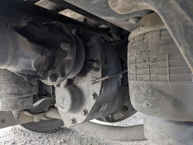 NISSAN DIESEL QUON 2017 Image 31