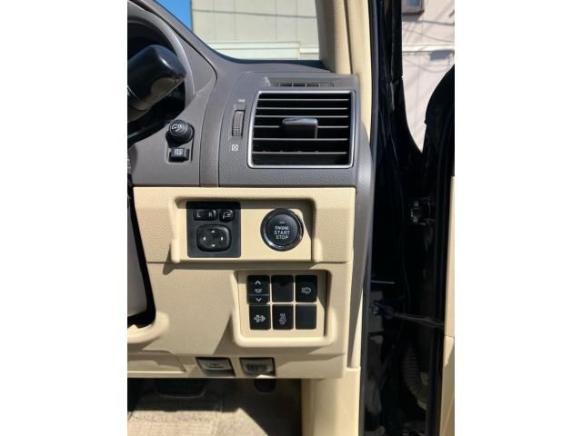 TOYOTA LANDCRUISER PRADO 2015 Image 31